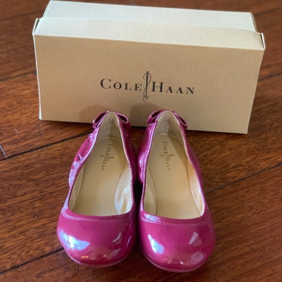 Cole Haan Manhattan Bow (Waterproof) - Picture 2 of 6